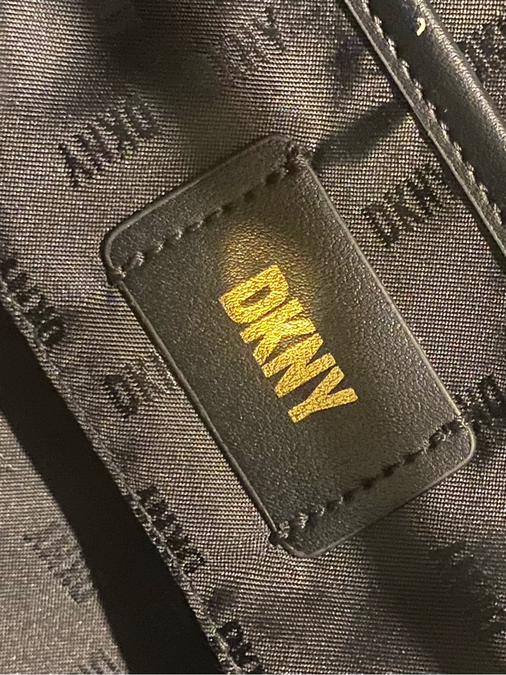 🖤 Small DKNY Black Patent Leather Drawstring Satchel with Gold Hardware - Picture 3 of 5